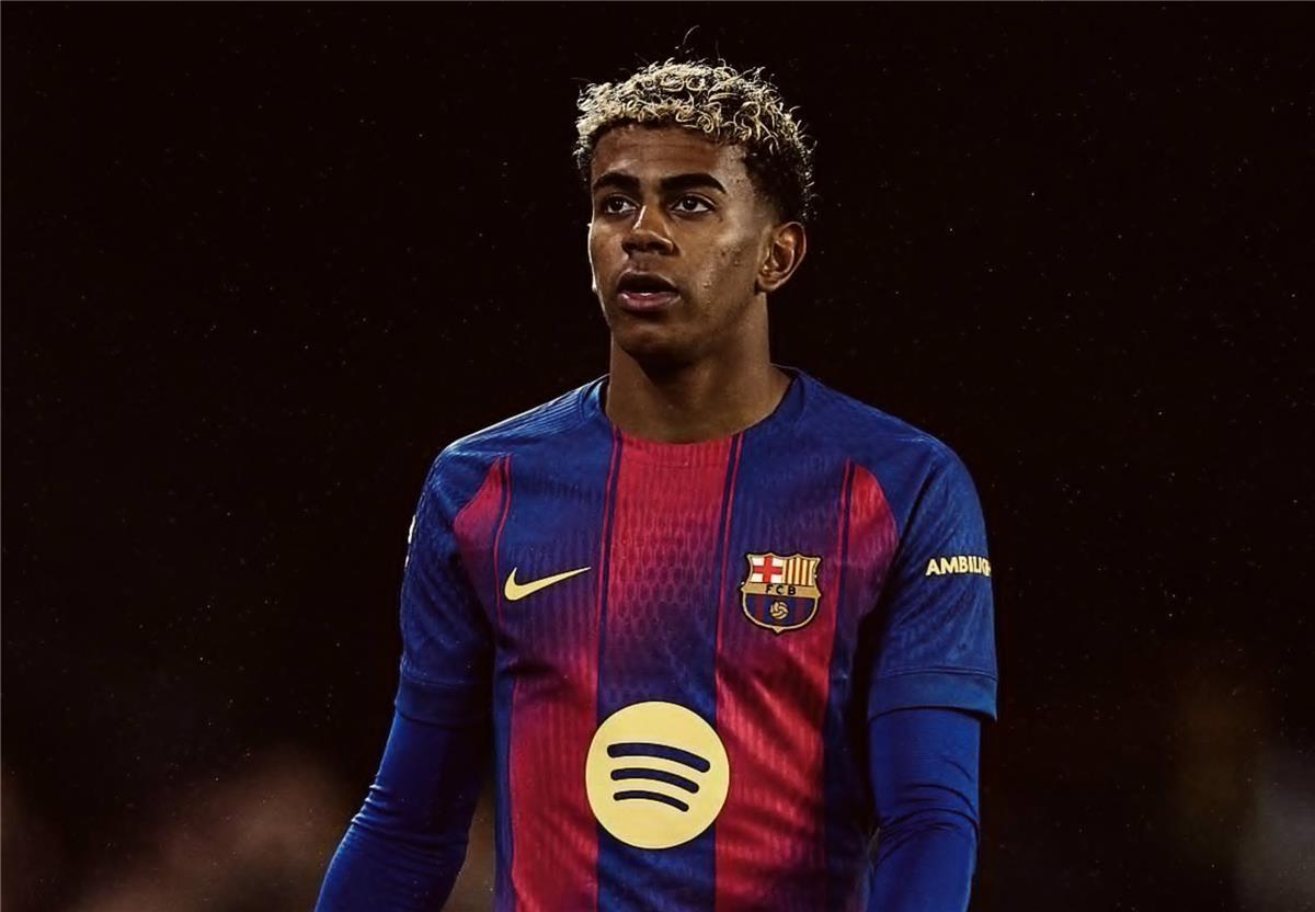 لامين يامال يعلق على عودة برشلونة للعب على كامب نو