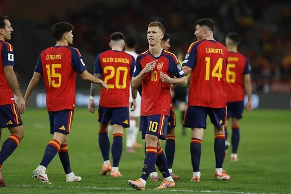 داني أولمو: نشعر ببعض المرارة.. وسوء أرضية الملعب ليس عذرًا