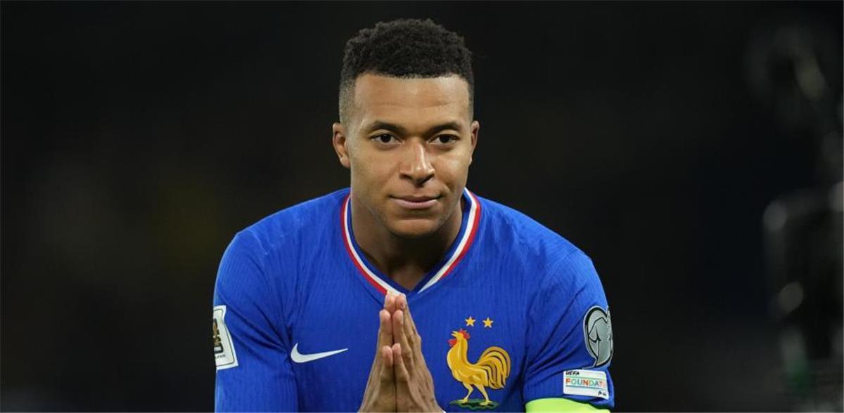 مبابي يثير الجدل بعد مغادرته معسكر منتخب فرنسا