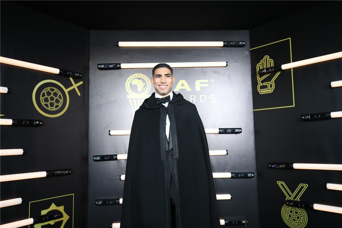 أول تعليق من أشرف حكيمي بعد تتويجه بجائزة أفضل لاعب في إفريقيا 2025