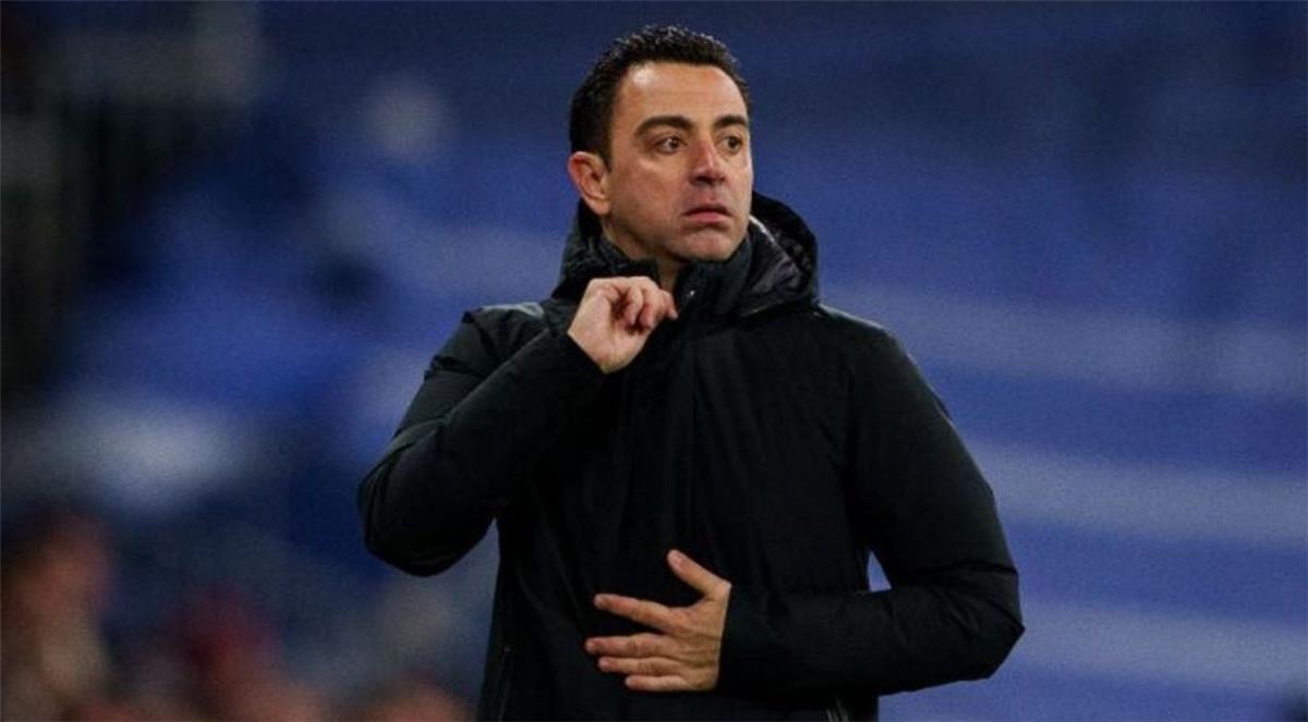 فونت منتقدًا لابورتا: كان قادرًا على إبقاء ميسي في برشلونة