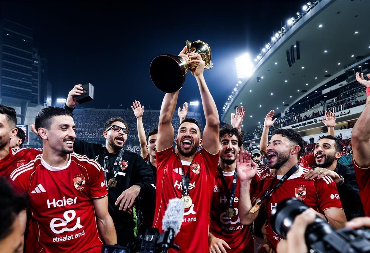 الأهلي يعلن سبب استبعاد عبد القادر وشكري من مباراة شبيبة القبائل