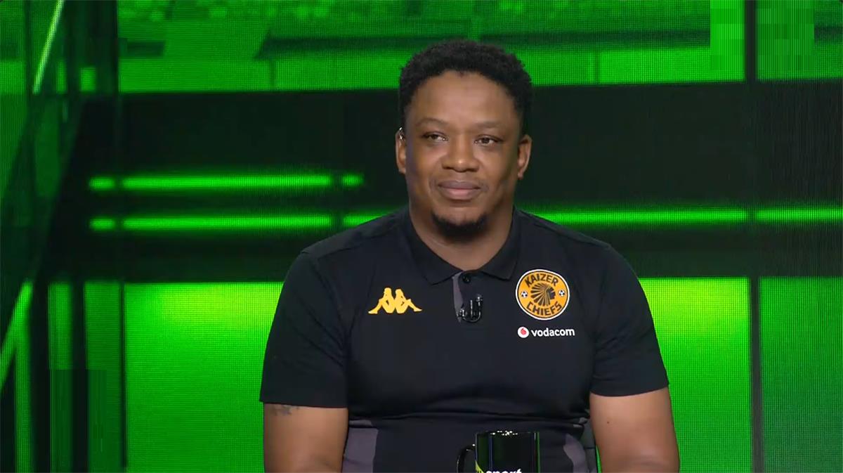 رئيس جهاز الكرة بـ كايزر تشيفز يكشف حقيقة التفاوض مع بيرسي تاو.. ويُصرح: لهذا السبب لم يتحمل الأهلي ريبيرو