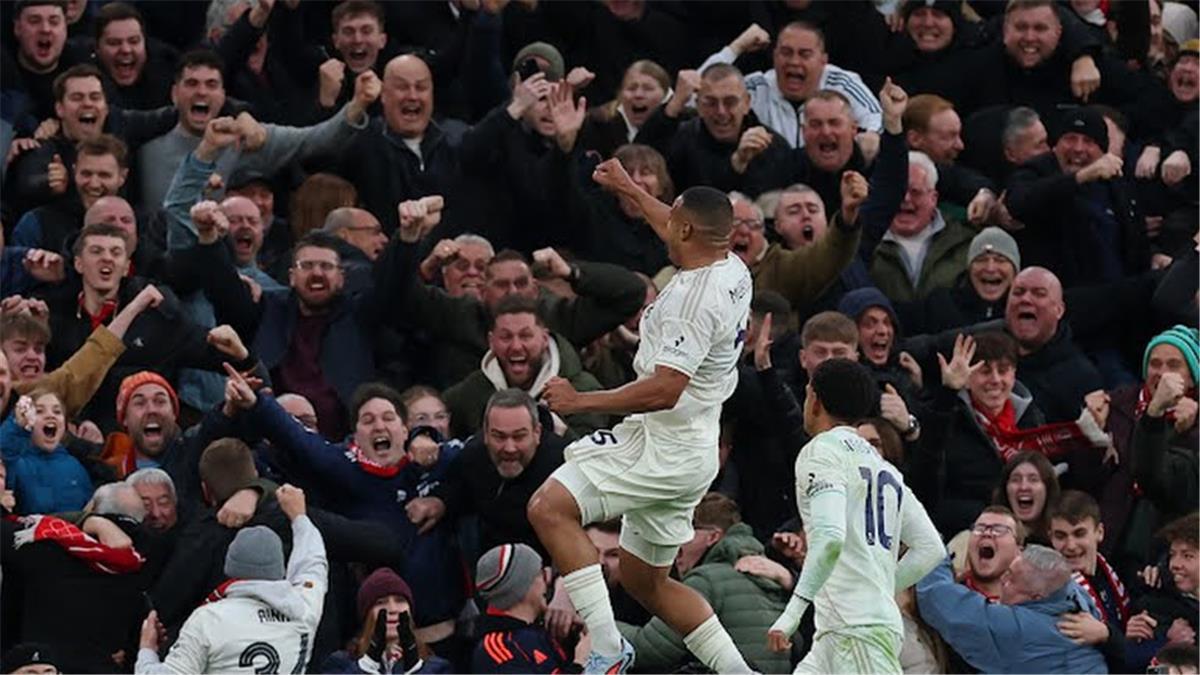 رجل مباراة ليفربول ونوتينجهام في الدوري الإنجليزي