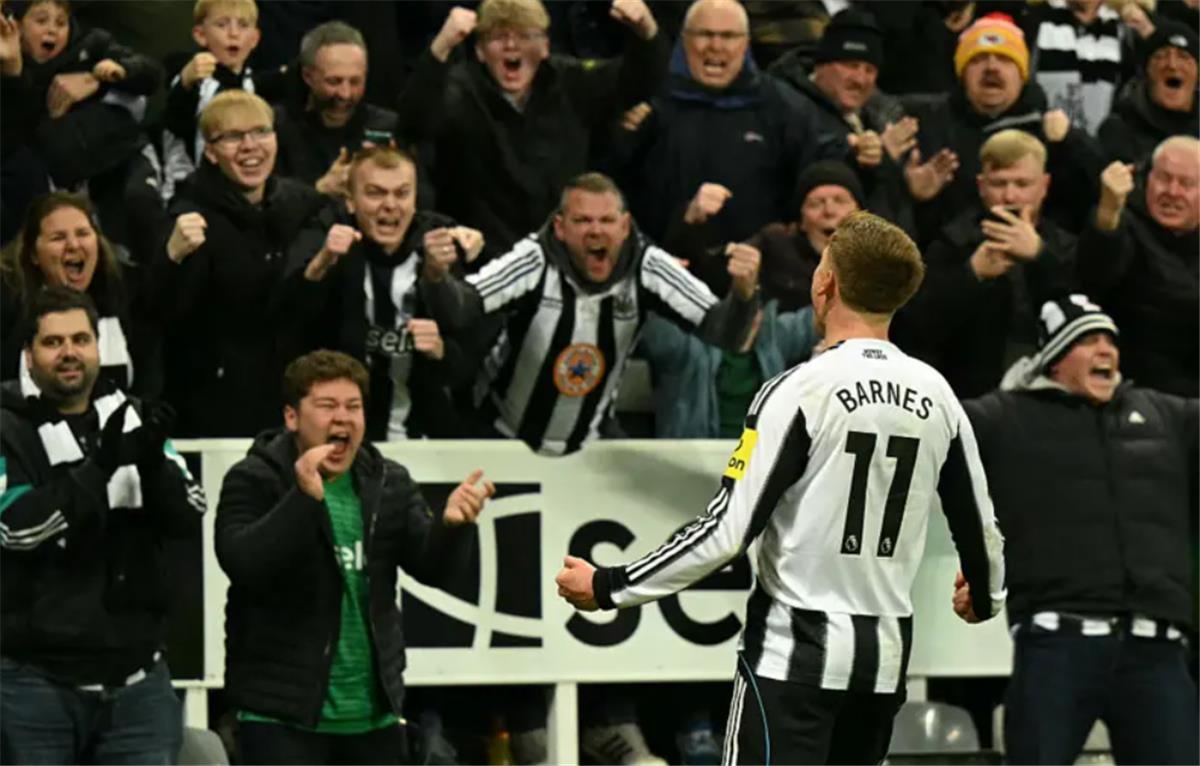 في 6 دقائق.. نيوكاسل يتقدم بهدفين وروبن دياز يسجل لـ مانشستر سيتي