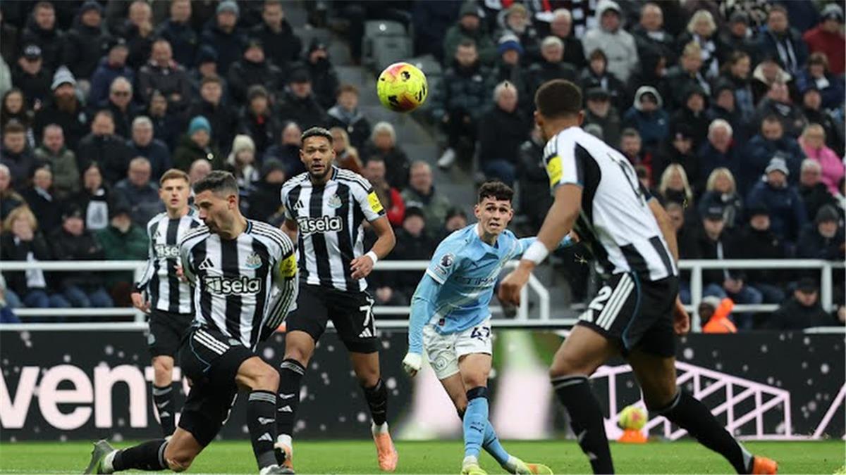 حكم مباراة مانشستر سيتي وباير ليفركوزن في دوري أبطال أوروبا 