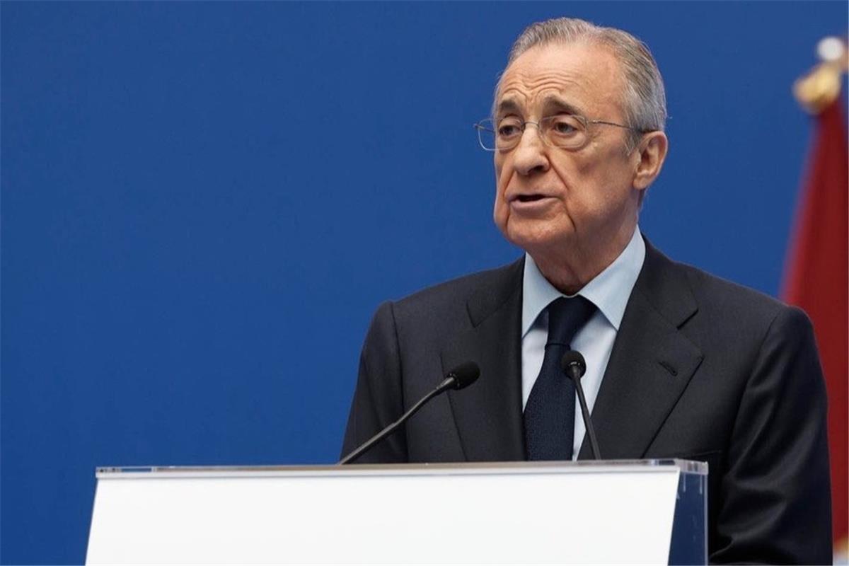 بيريز يشن هجومًا قويًا: التحكيم صنع برشلونة.. وما فعله تيباس عار