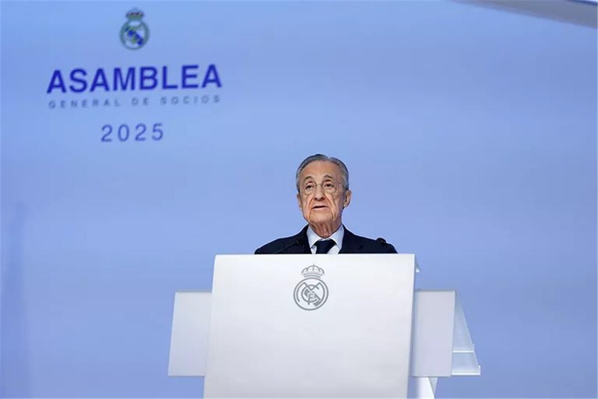 بيريز يرد على أنباء رحيله عن ريال مدريد