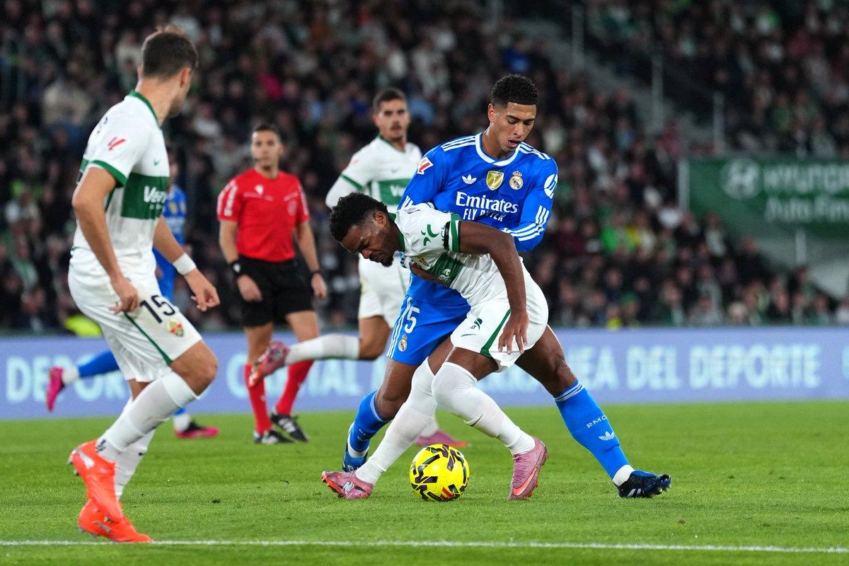 خبير تحكيمي يوضح مدى صحة هدف بيلينجهام المثير للجدل في مباراة ريال مدريد وإلتشي