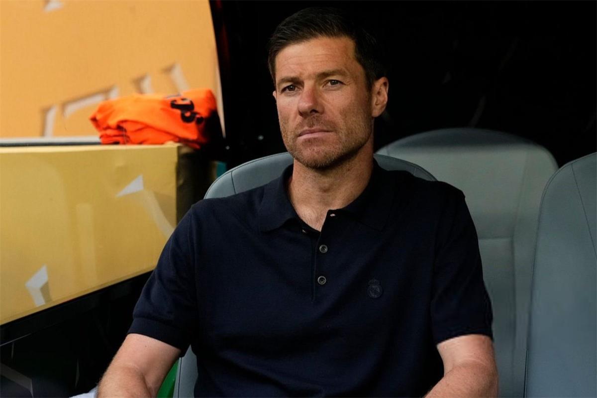 فوق اللاعبين.. موقف ريال مدريد من إقالة ألونسو بعد التعادل مع إلتشي