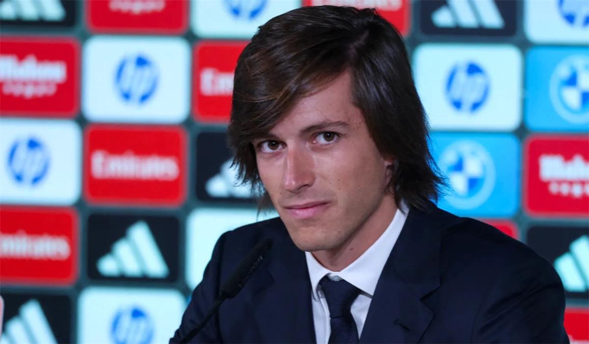 كاريراس يوضح تفاصيل العلاقة بين لاعبي ريال مدريد وألونسو.. ويؤكد: لا يستمتع أي فريق بمواجهتنا