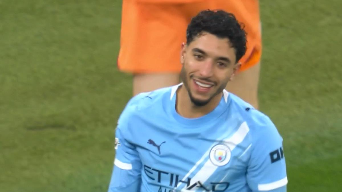 ردود أفعال جماهير مانشستر سيتي على أداء عمر مرموش أمام باير ليفركوزن: جوارديولا فقد عقله