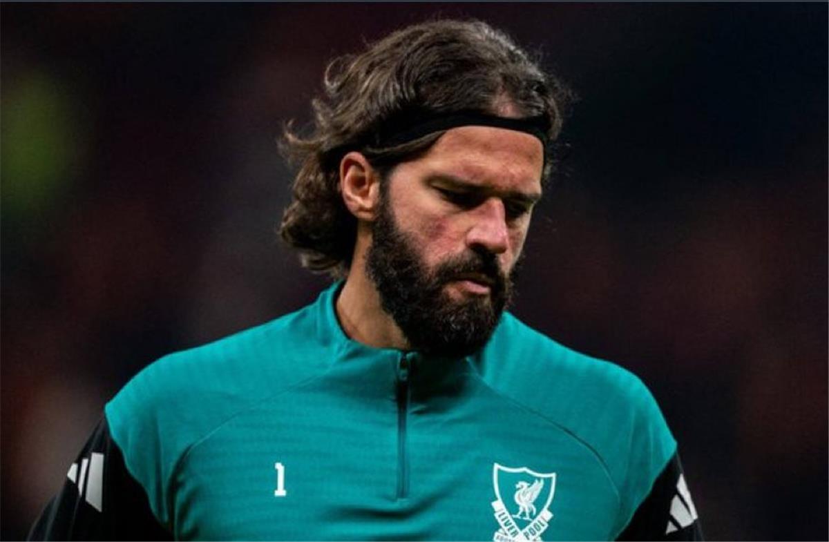 سبب استبعاد أليسون بيكر من قائمة مباراة ليفربول وأيندهوفن