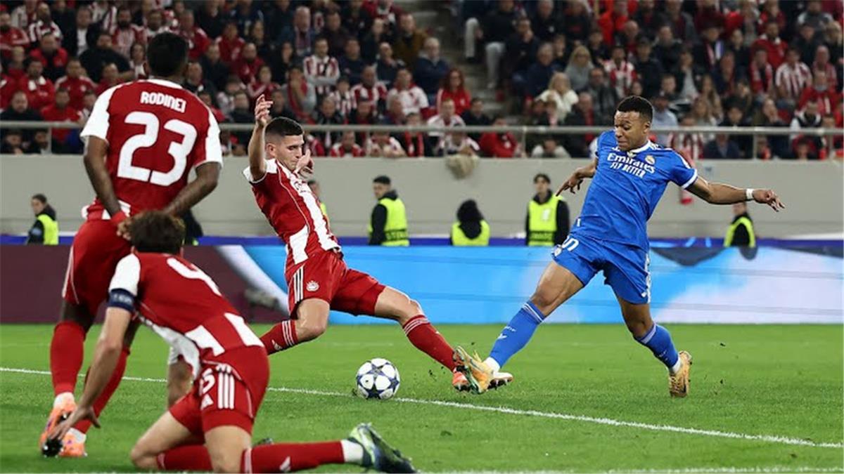 بعد السوبر هاتريك.. مبابي يدافع عن ألونسو ويؤكد: نبذل قصارى جهدنا من أجل شعار ريال مدريد