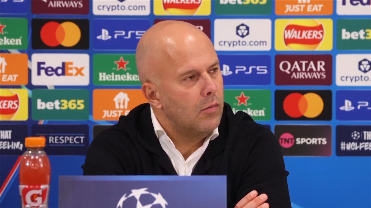 أول تعليق من سلوت بعد خسارة ليفربول برباعية أمام أيندهوفن.. هل يترقب الإقالة؟