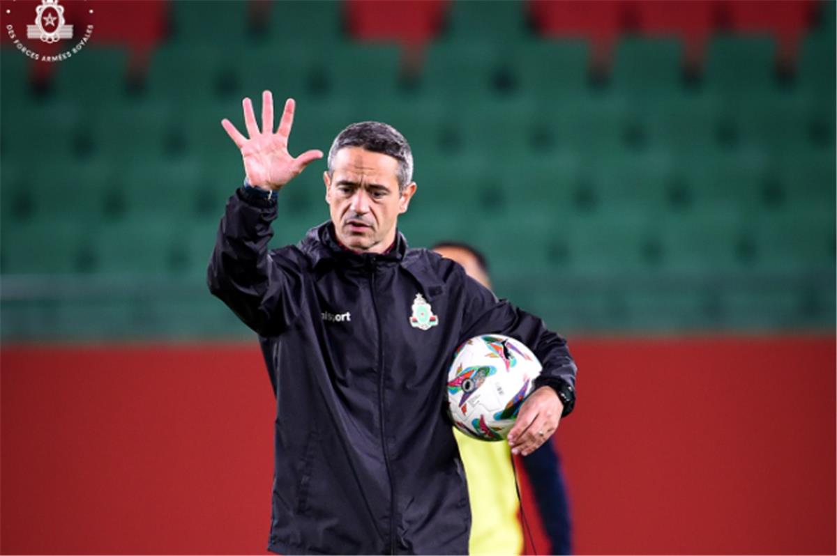 مدرب الجيش الملكي: الأهلي سيشكل لنا متاعب.. وسنظهر قوتنا