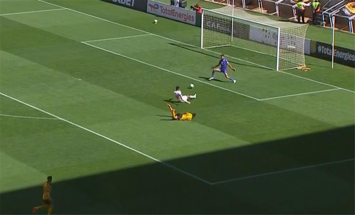 فيديو | الحكم يلغي هدف الزمالك الثاني أمام كايزر تشيفز