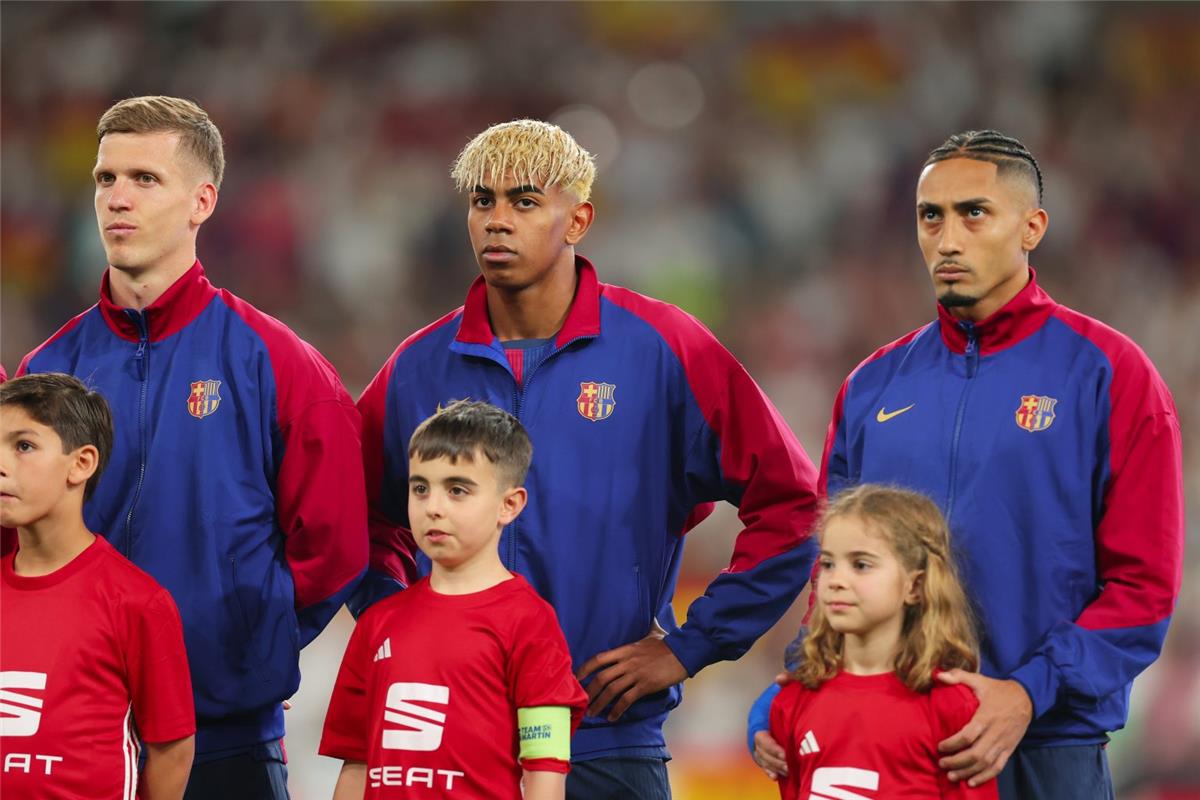 تشكيل برشلونة أمام ديبورتيفو ألافيس في الدوري الاسباني.. موقف فرينكي دي يونج ورافينيا