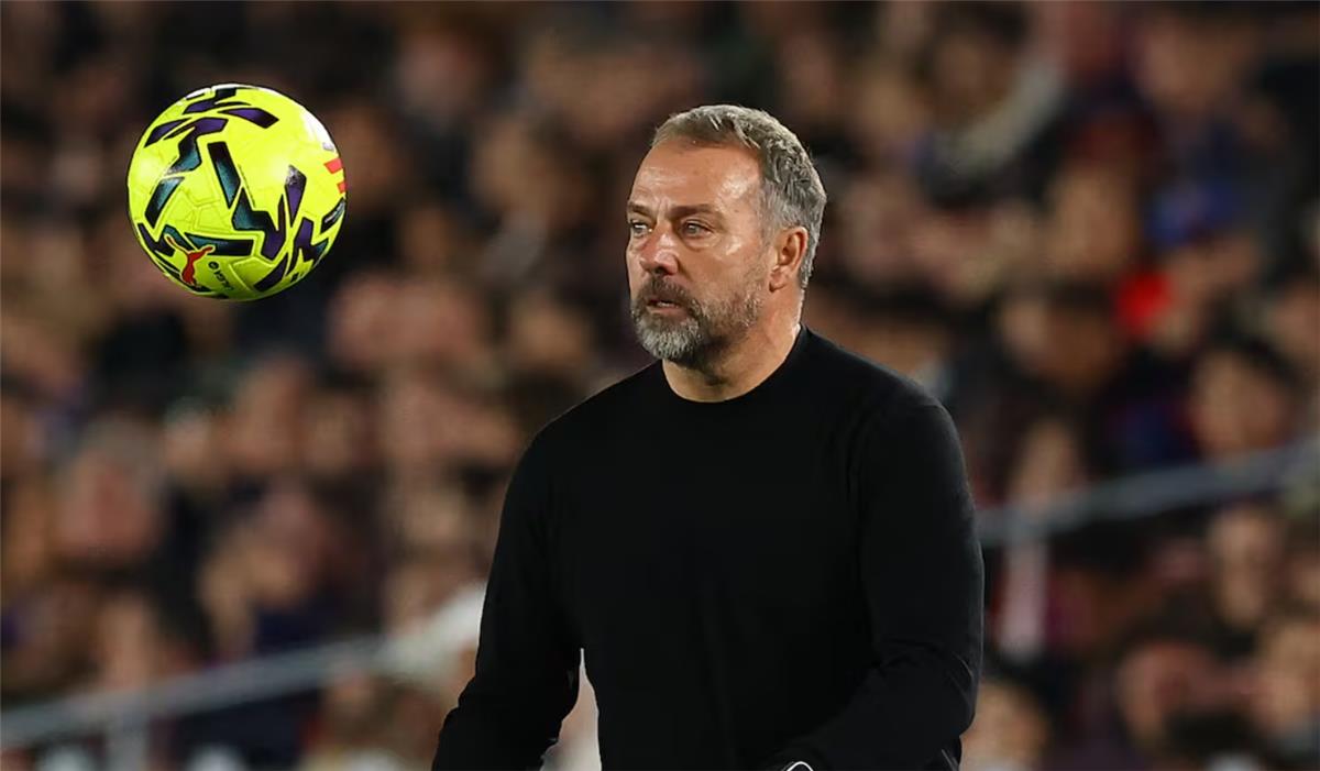 فليك يوضح حديثه مع رافينها وموقف بيدري من مباراة برشلونة وأتلتيكو مدريد