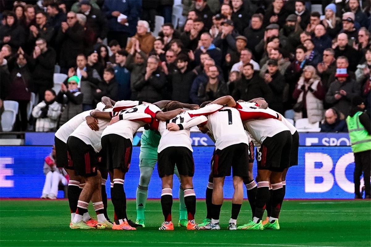 كاراجر: ليفربول سينافس على لقب البريميرليج في حالة واحدة