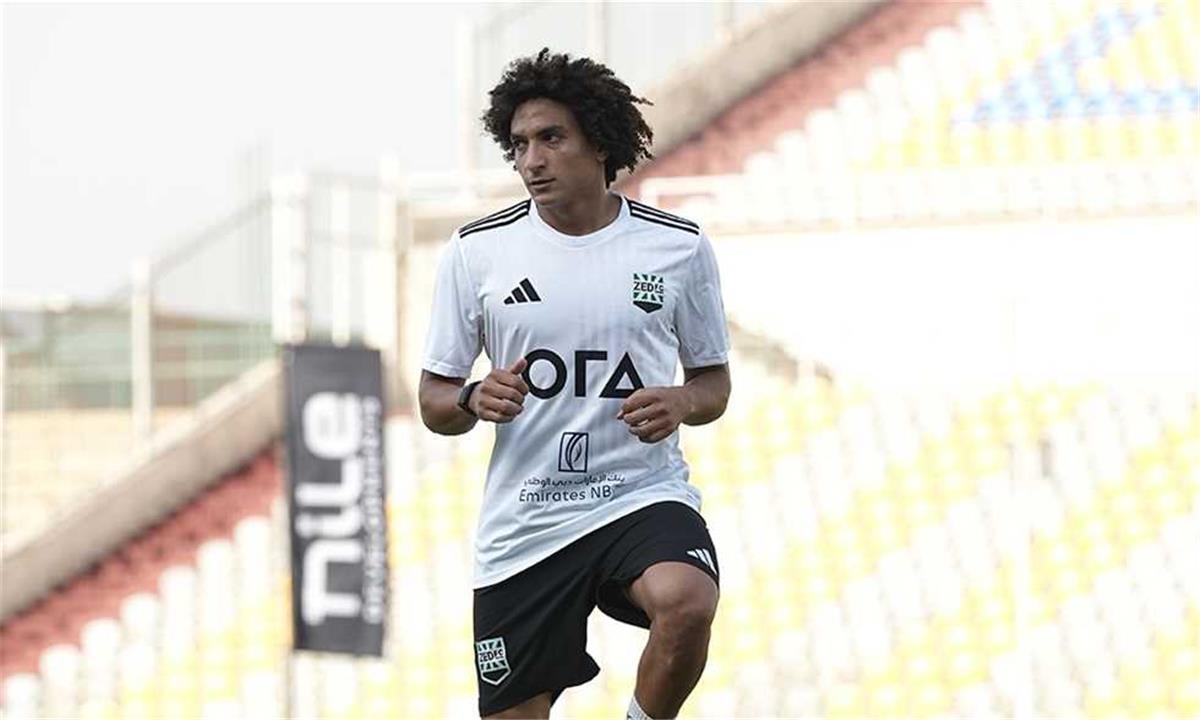 شوبير يُدافع عن أحمد عاطف.. ويوجه رسالة نارية لمدير منتخب مصر