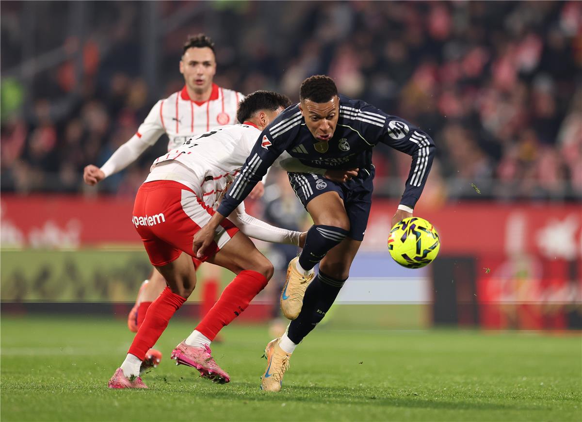 عضلات بلا مهارات.. صحفي إسباني يوضح نقطة ضعف ريال مدريد الحقيقية