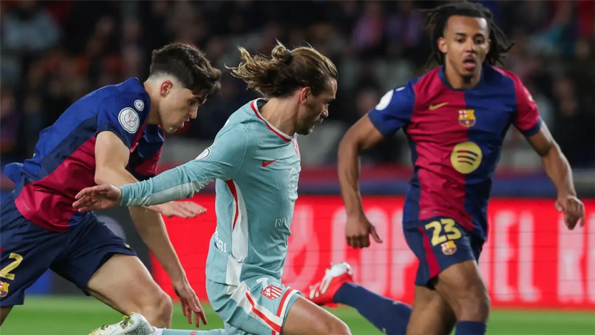 هاجمه ريال مدريد.. حكم مباراة برشلونة وأتلتيكو مدريد في الدوري الإسباني