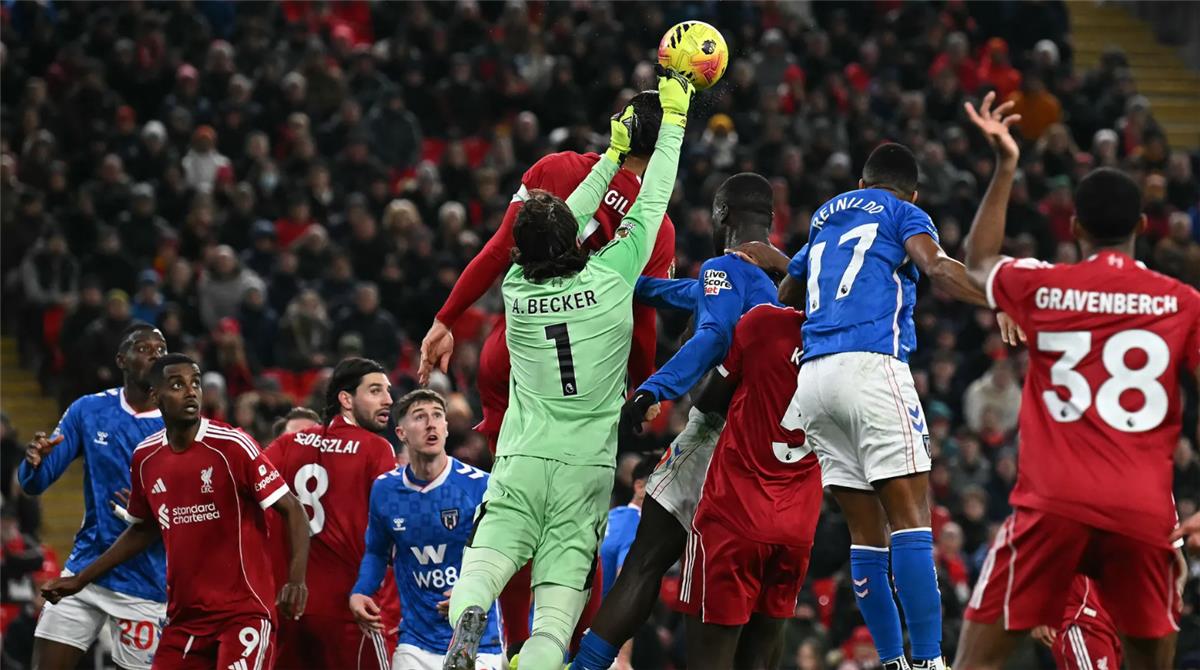 رجل مباراة ليفربول وسندرلاند في الدوري الإنجليزي