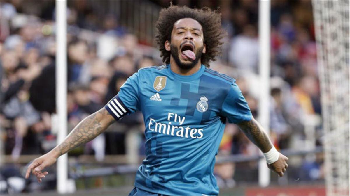 مارسيلو يحدد لاعبه المفضل في تشكيل ريال مدريد ويؤكد: عانيت من زيادة الوزن