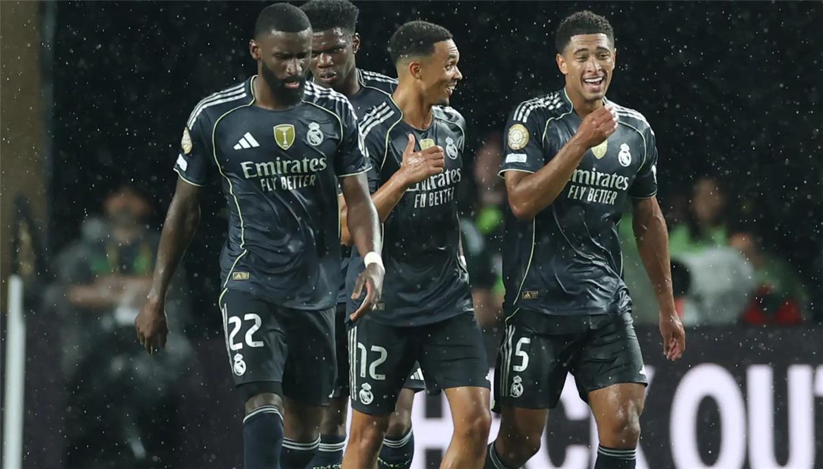 بعد إصابة أرنولد.. موقف ريال مدريد من تدعيم مركز الظهير الأيمن في يناير