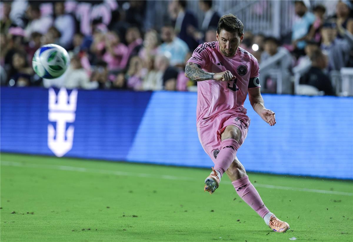 ميسي يعلق على مواجهة مولر في نهائي كأس الدوري الأمريكي