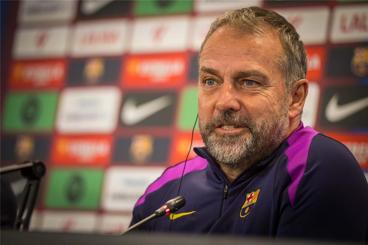 فليك: مباراة أتلتيكو أعادتني للموسم الماضي.. ولاعب برشلونة يستحق تجديد عقده