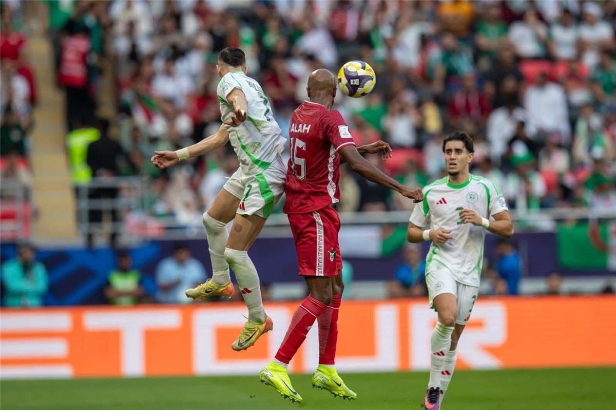 فيديو | منتخب الجزائر يُمطر شباك البحرين بخماسية في كأس العرب 