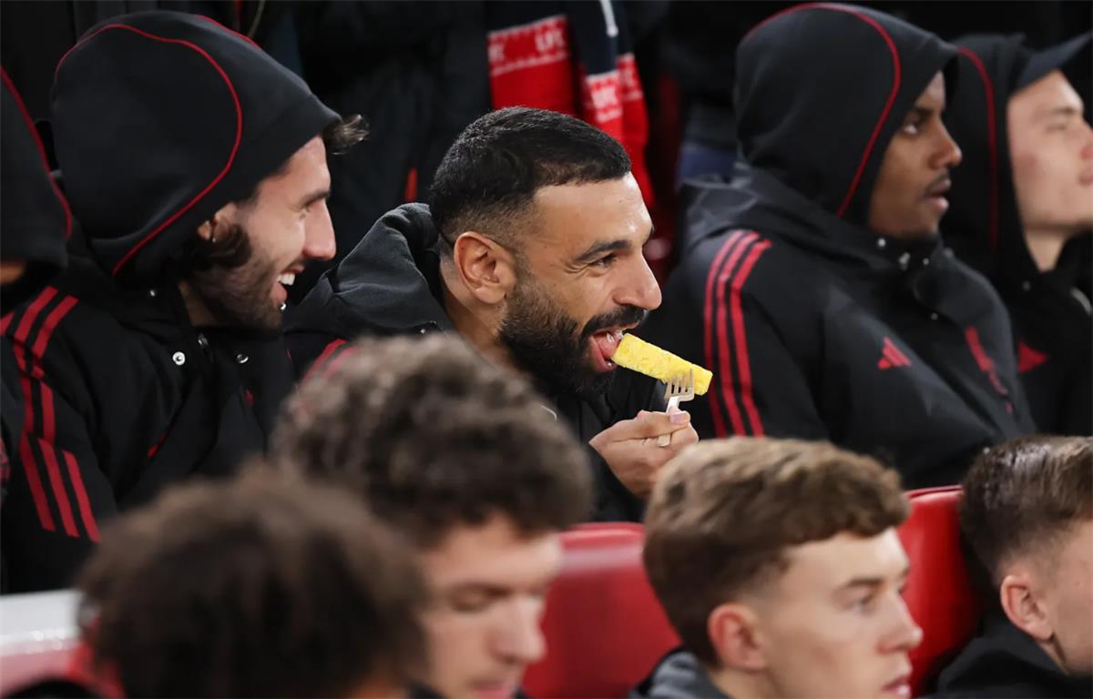 جماهير ليفربول تتفاعل مع محمد صلاح: كبش فداء.. وميكي ماوس أفضل من سلوت