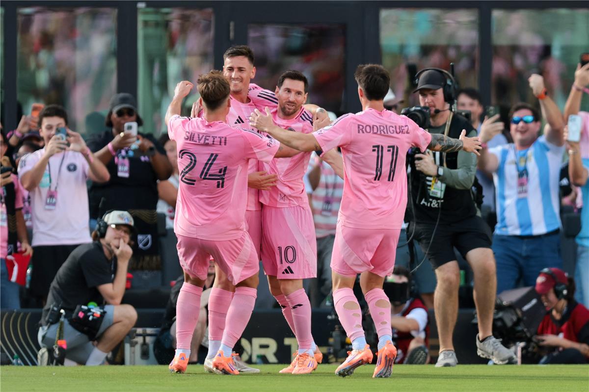إنجاز تاريخي.. ميسي يقود إنتر ميامي للتتويج بلقب الدوري الأمريكي بثلاثية أمام فانكوفر