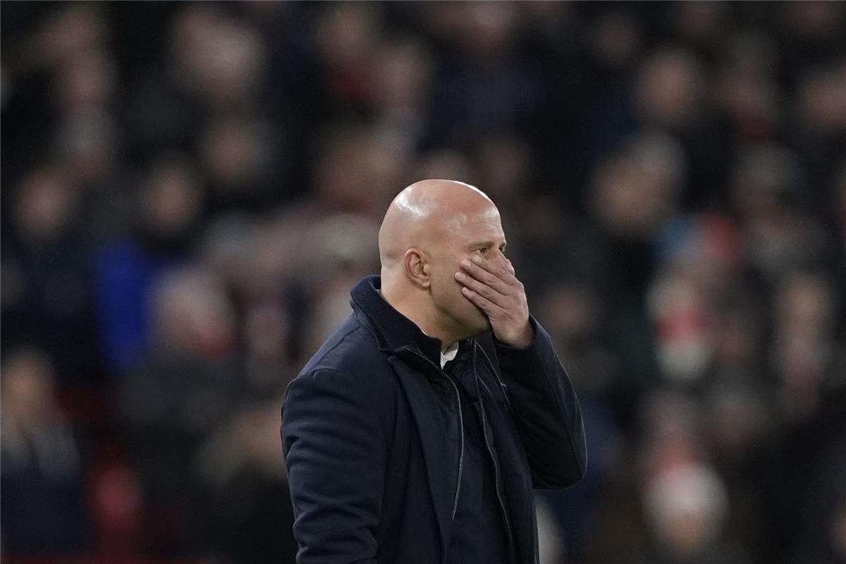 تقارير: ليفربول يحدد مدربًا مؤقتًا لخلافة سلوت.. ومرشح دائم مفاجئ