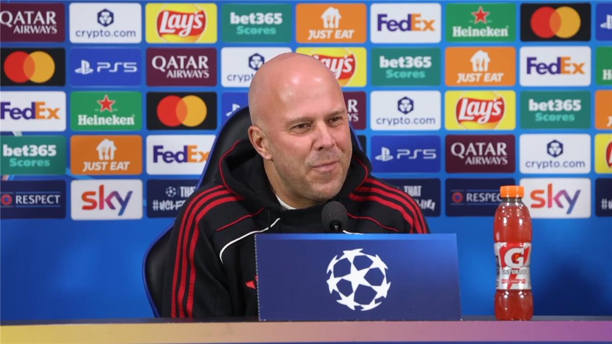 سلوت عن تصريحات محمد صلاح: لست ضعيفًا.. وقررنا الرد على ما قاله بطريقتنا