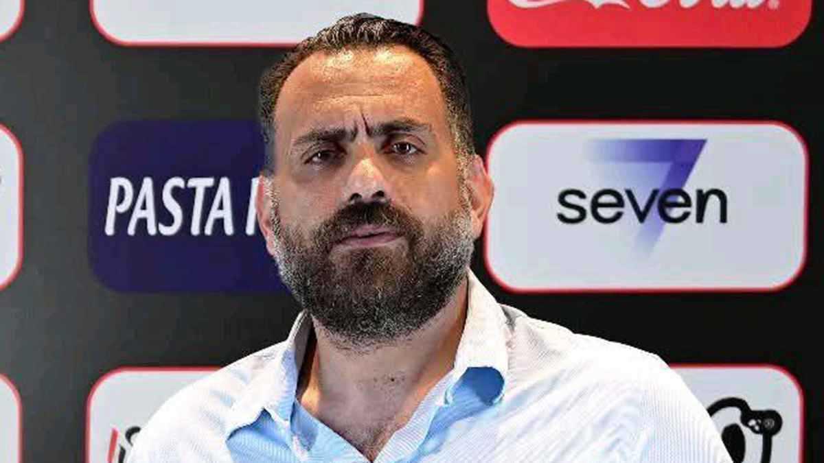 خاص | تلويح جون إدوارد بالاستقالة.. كواليس الخلاف داخل الزمالك