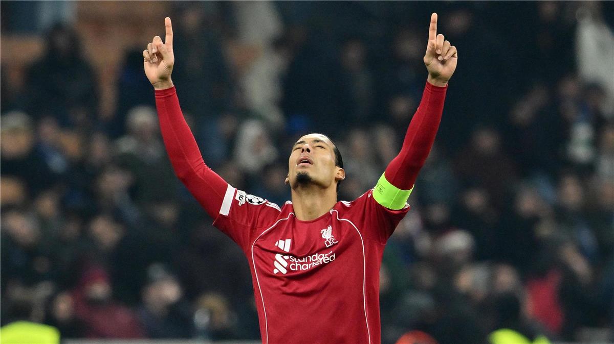فان دايك مدافعًا عن لاعب ليفربول: كرة القدم لعبة جماعية.. وعانينا آخر أسبوعين