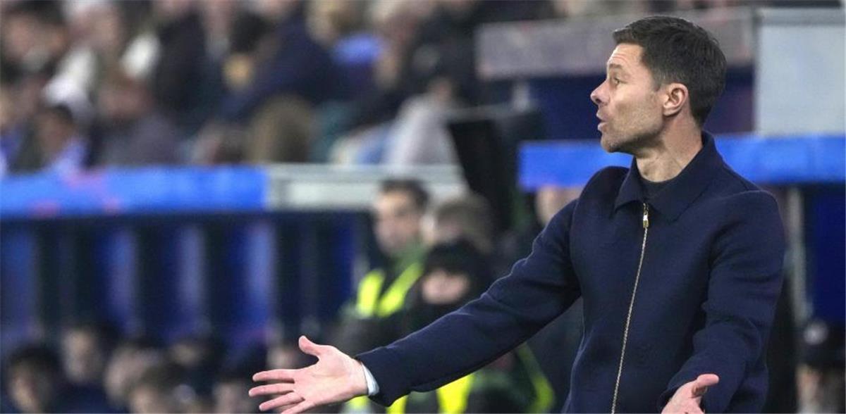 رئيس باير ليفركوزن التنفيذي منتقدًا ريال مدريد: تركوا تشابي ألونسو وحيدًا