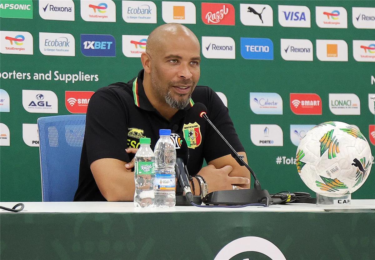 مدرب نيجيريا: منتخب مصر مرشح قوي لـ كأس أمم إفريقيا.. ومباراتنا الودية فرصة كبيرة