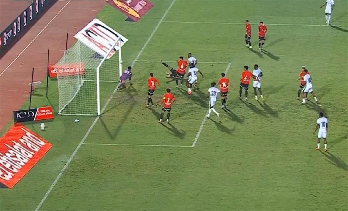 فيديو | خطأ الشناوي.. شيدوزي يسجل هدف تعادل نيجيريا أمام مصر