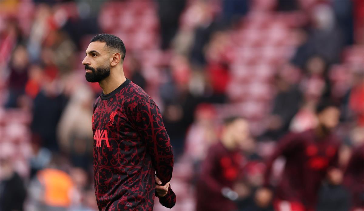 ردود أفعال الجماهير على غياب محمد صلاح عن التشكيل المثالي 2025: فيفا يعتبره لاعب كرة طائرة