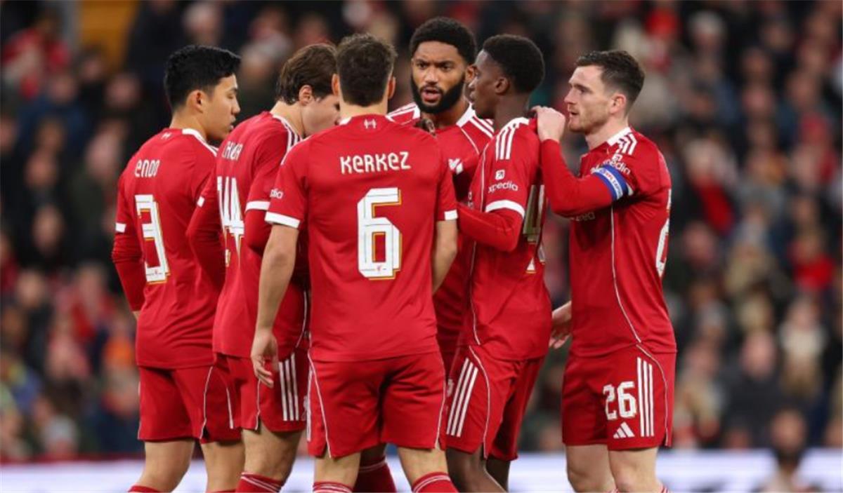 لاعب ليفربول يسابق الزمن للحاق بمواجهة توتنهام 