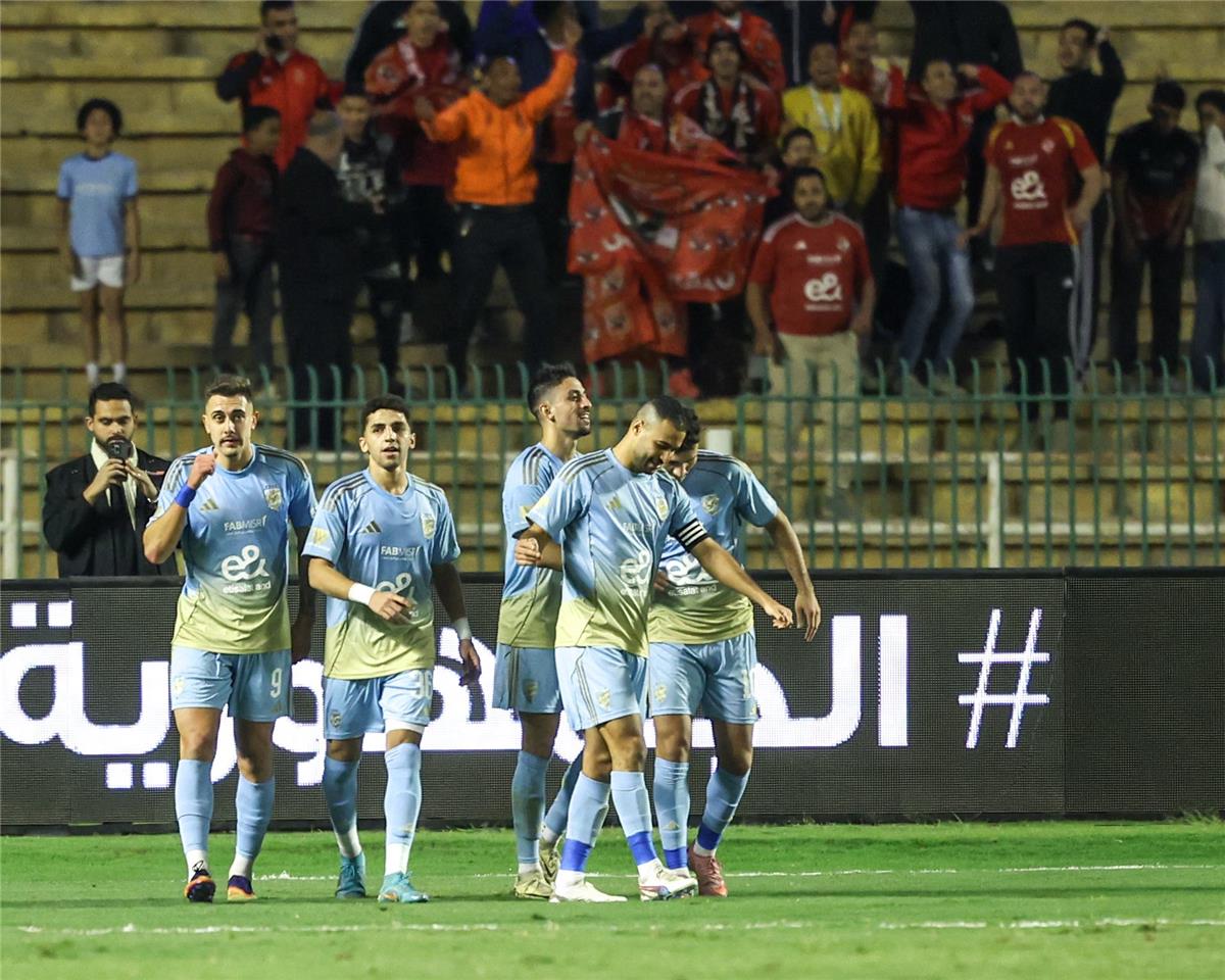 تشكيل الأهلي أمام غزل المحلة في كأس الرابطة.. حمزة عبد الكريم أساسيًا