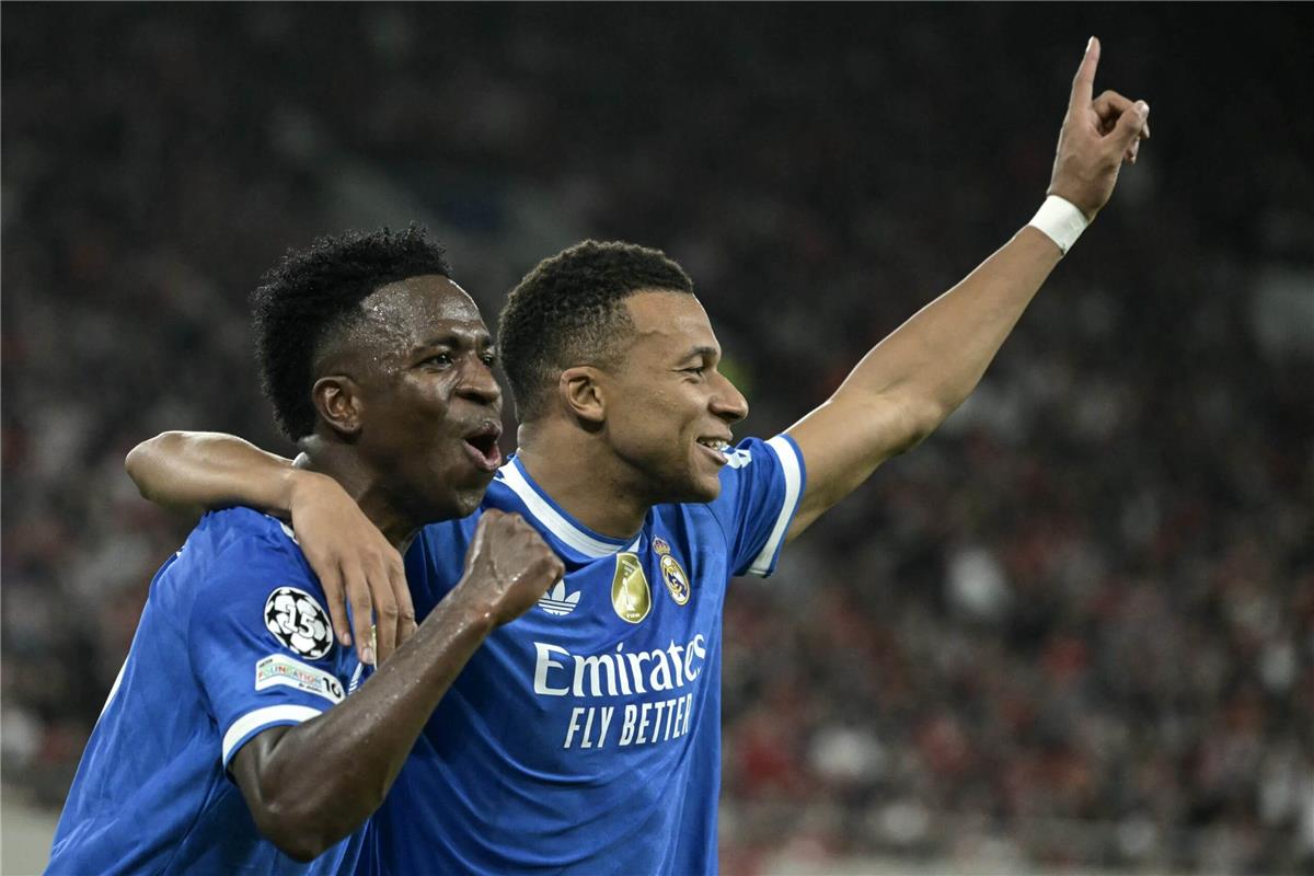 باكيرو يعترف بتضرر فينيسيوس من وجود مبابي في ريال مدريد: حدث نفس الشيء في برشلونة