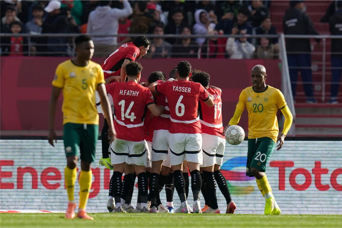 حارس جنوب إفريقيا السابق حائر بسبب قرار الحكم في مباراة مصر