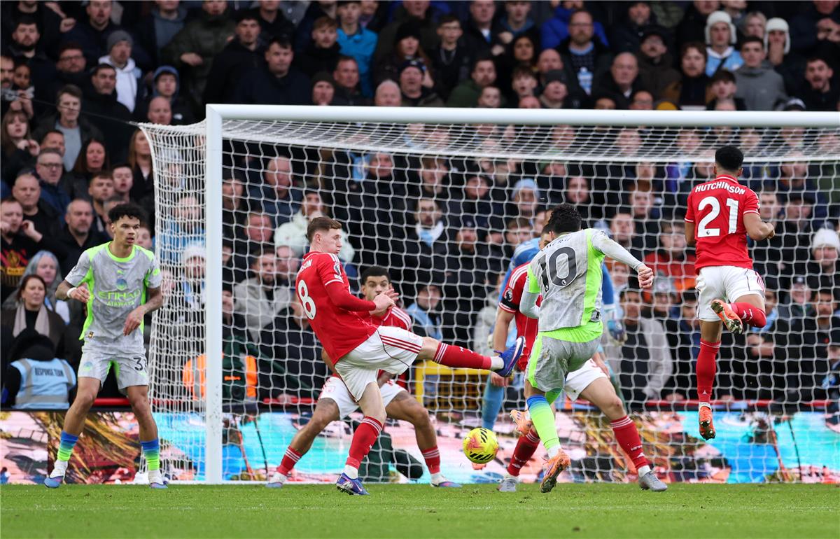 ريان شرقي يسجل هدف مانشستر سيتي الثاني أمام نوتينجهام فورست