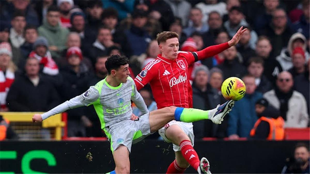 فيديو | مانشستر سيتي يفوز على نوتينجهام بثنائية ويحتل صدارة الدوري الإنجليزي مؤقتًا