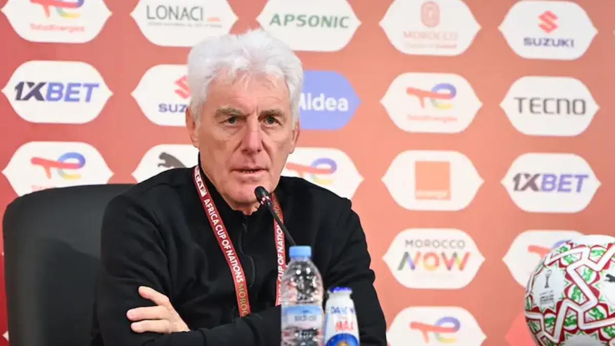 مدرب جنوب إفريقيا: زوجتي شعرت بالخوف في مباراة مصر